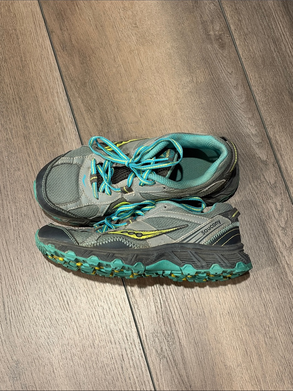 Saucony Gray Sneakers with Teal Accents